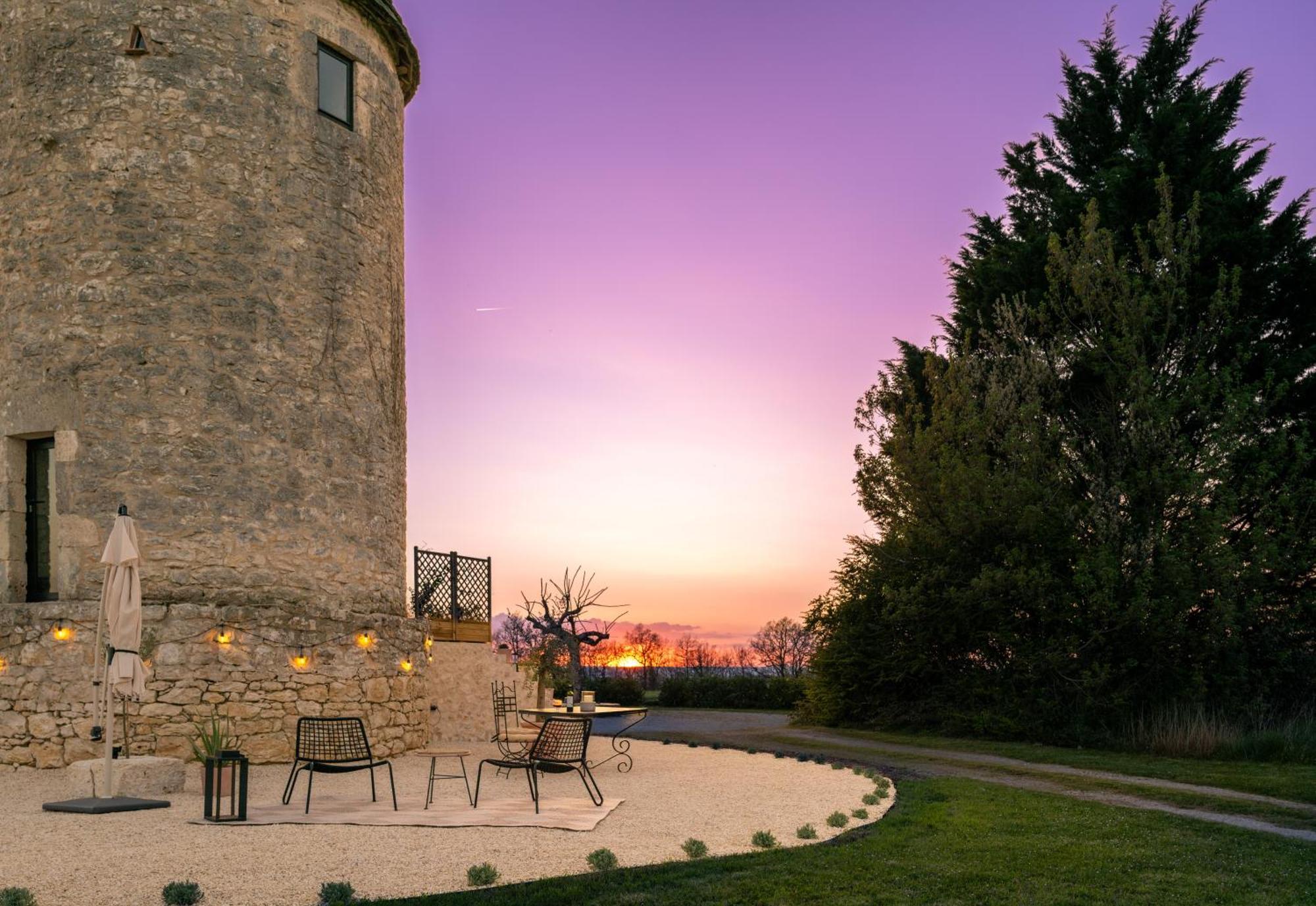 Enchanting Windmill Retreat Loubes-Bernac Bagian luar foto