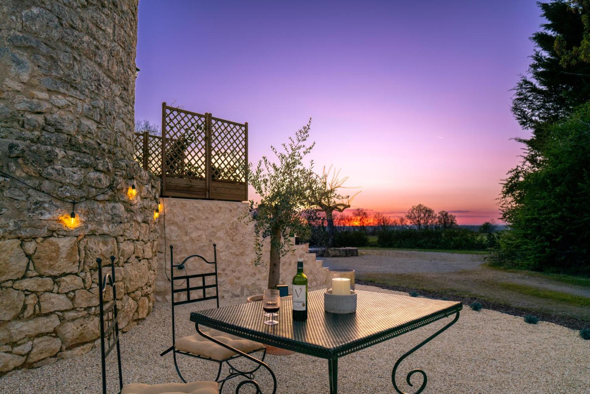 Enchanting Windmill Retreat Loubes-Bernac Bagian luar foto