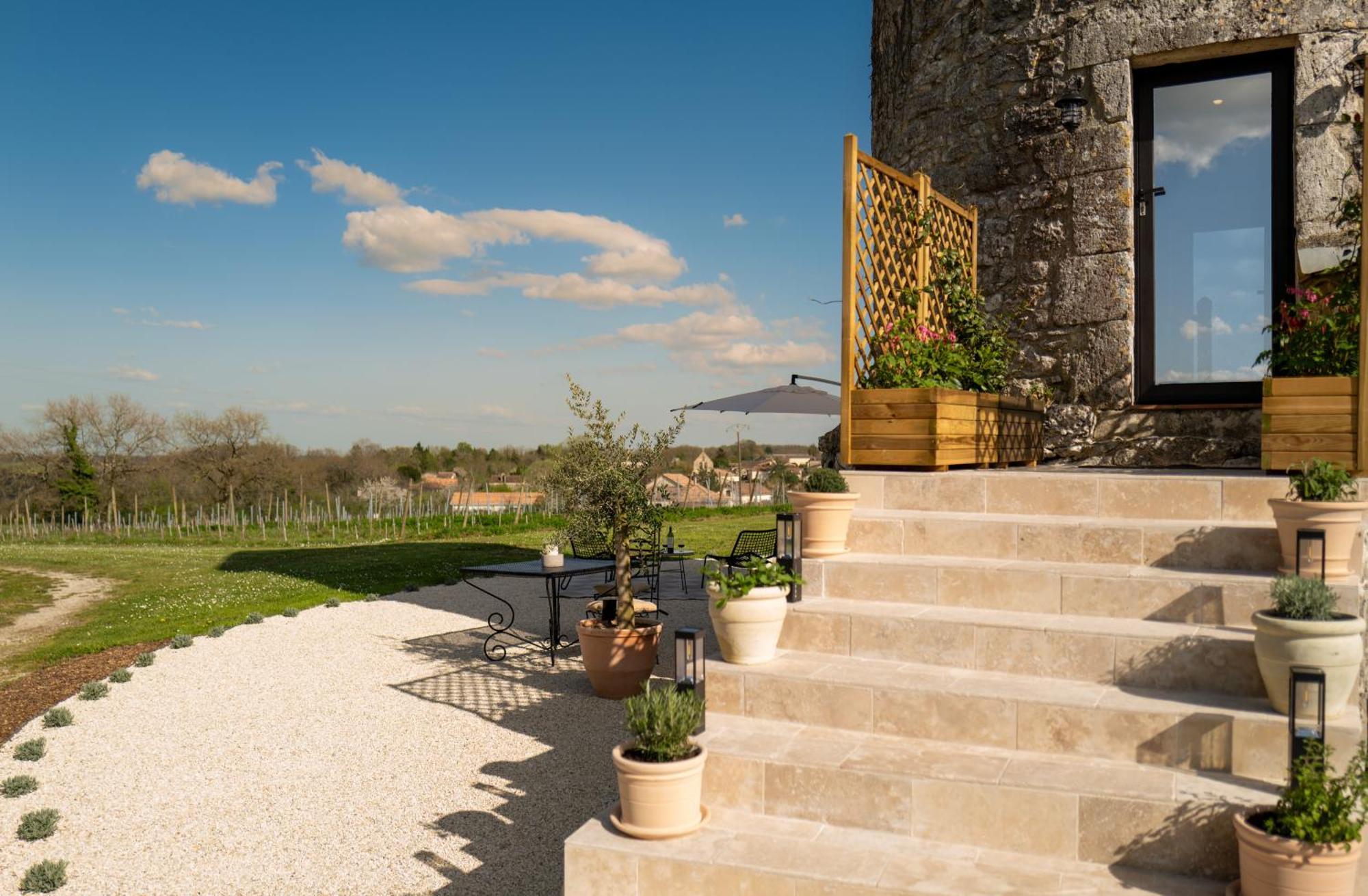 Enchanting Windmill Retreat Loubes-Bernac Bagian luar foto